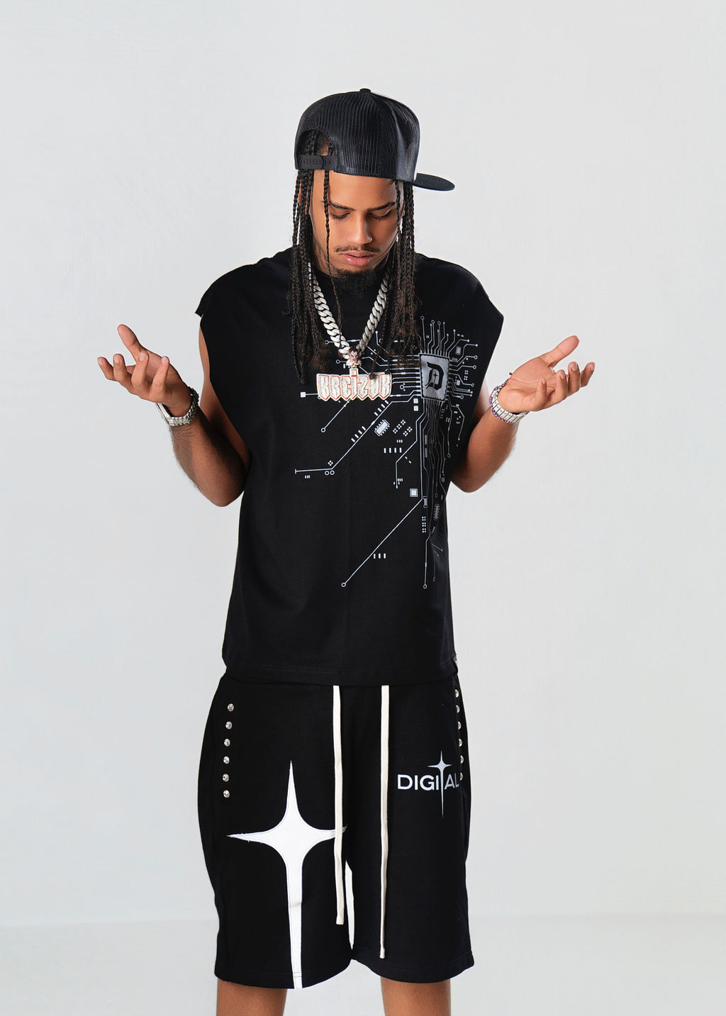 DIGITAL CHIP SLEEVELESS TEE - black