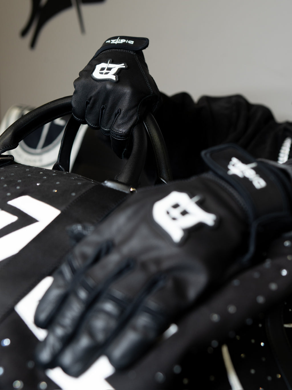 DGL leather gloves