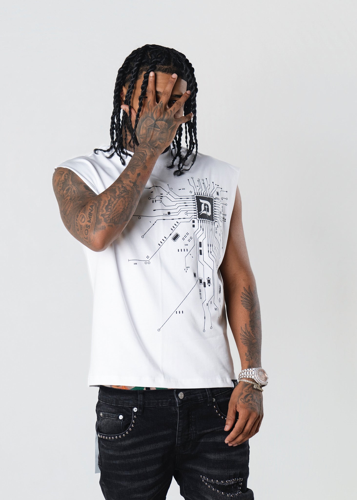 DIGITAL CHIP SLEEVELESS TEE - white
