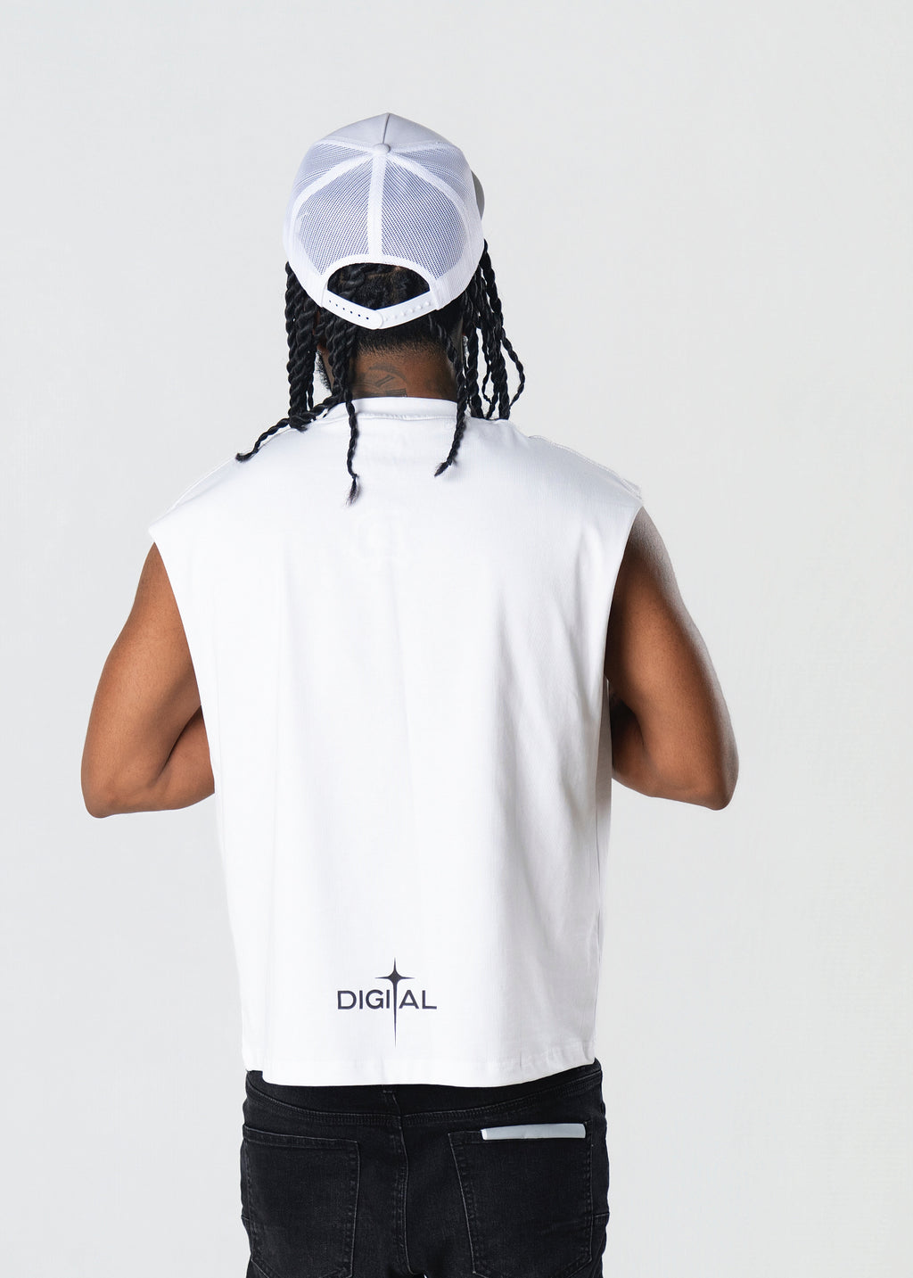 DIGITAL CHIP SLEEVELESS TEE - white