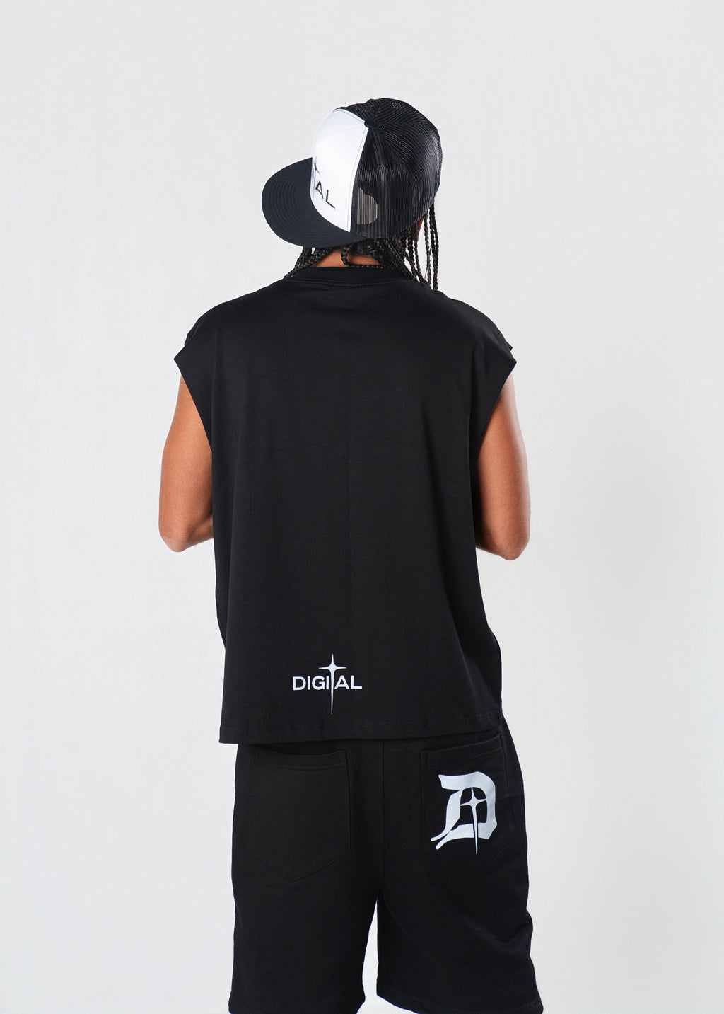 DIGITAL CHIP SLEEVELESS TEE - black